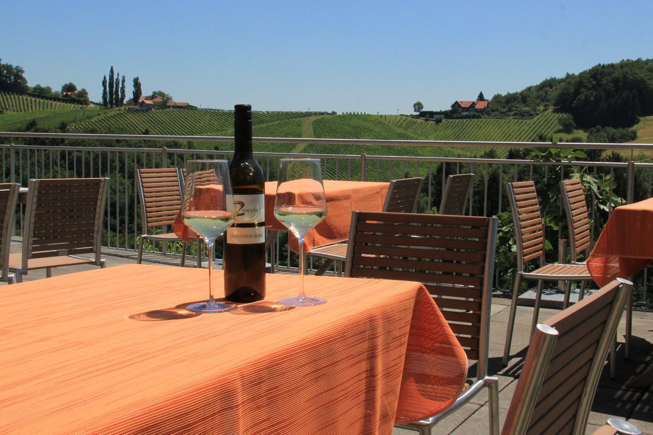 Zweytick Gaestezimmer Weingut Ratsch an der Weinstraße 外观 照片